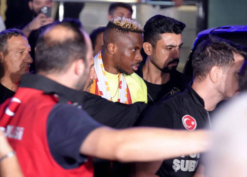 Victor Osimhen İstanbul'a geldi, ilk üçlüsünü çektirdi - Resim: 4