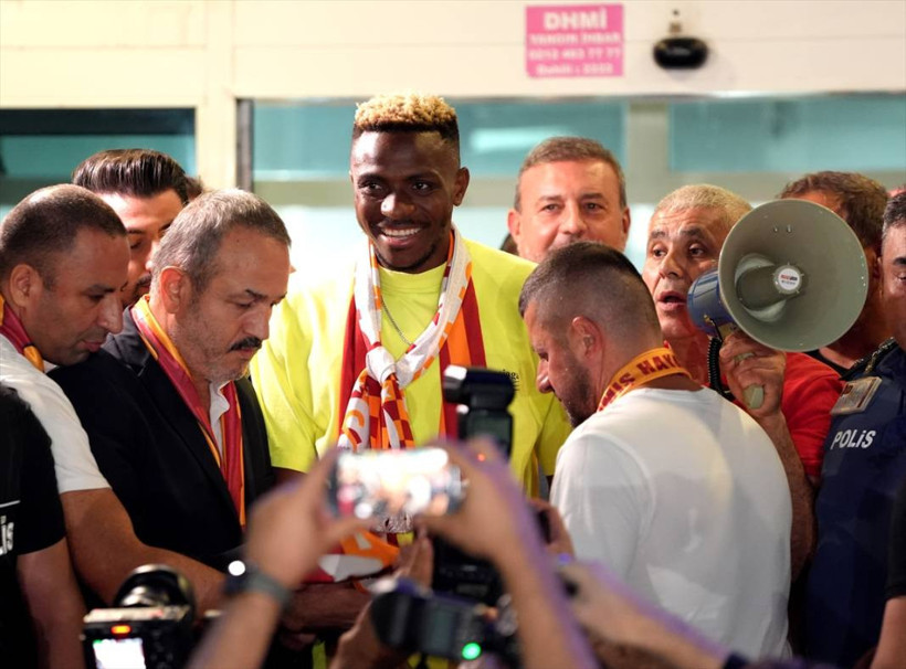 Victor Osimhen İstanbul'a geldi, ilk üçlüsünü çektirdi - Resim: 5