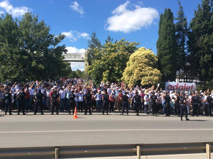 'Adalet istemek ne zamandan beri birilerinin iznine tabi' - Resim : 6