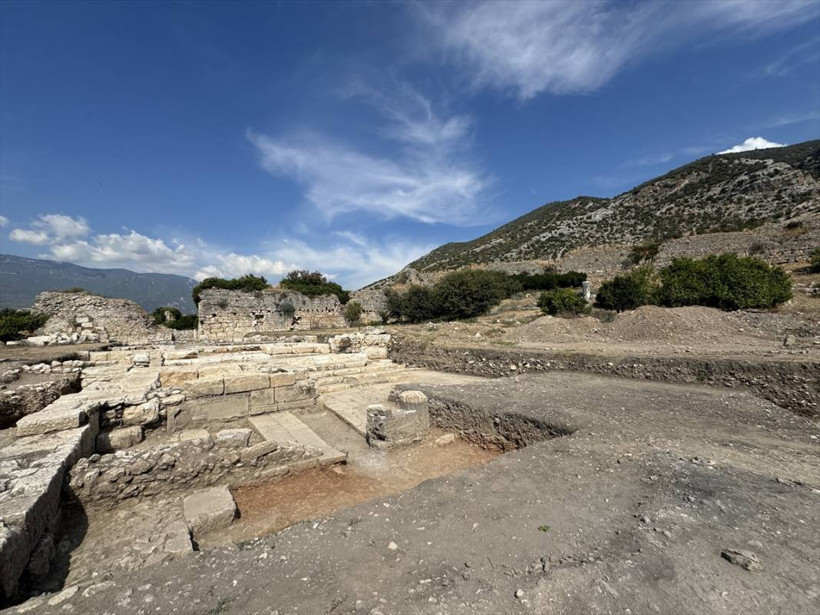 Limyra Antik Kenti'nin içinden akan su, ziyaretçileri cezbediyor - Resim: 7