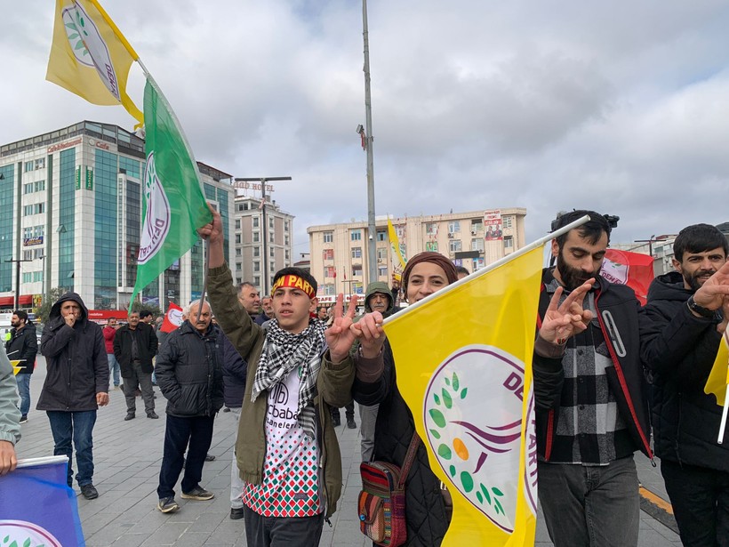 DEM Parti'den Esenyurt'ta ‘Özgürlük ve Barış’ mitingi: Alandan üç talep yükseldi - Resim : 1