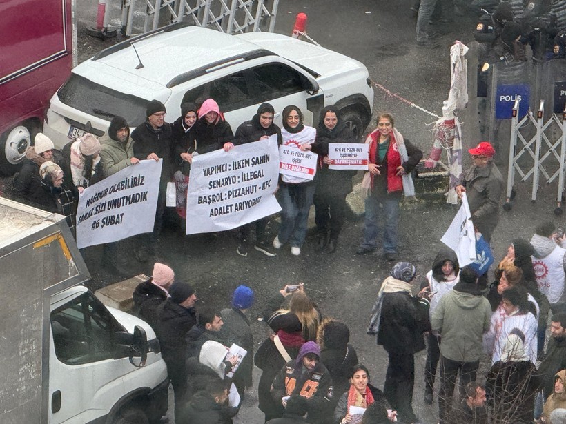 KFC ve Pizza Hut işçileri hakları için eylem yaptı - Resim : 1