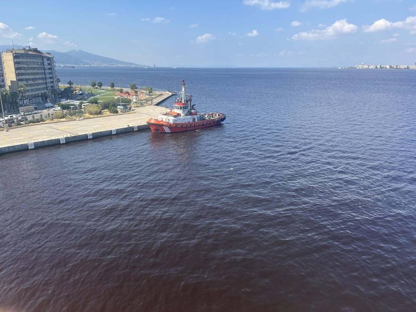 İzmir Körfezi kırmızı renge büründü: 'Havalar soğuyunca kaybolacak' - Resim: 5