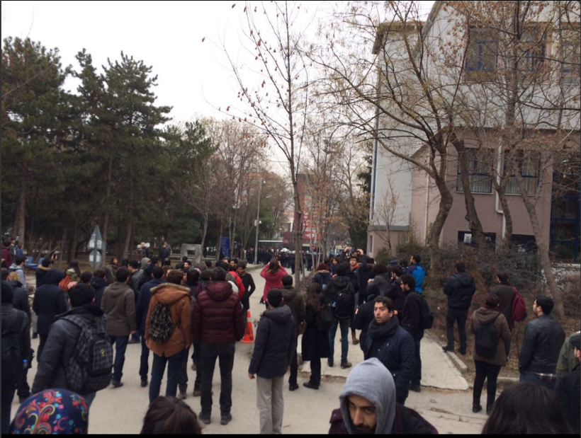 Akademisyenlere polis şiddeti - Resim: 3