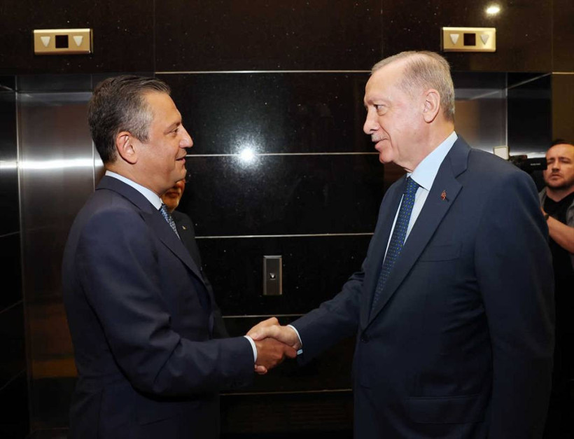 Fotoğraflarla Özgür Özel-Tayyip Erdoğan buluşması: Görüşme kaçıncı katta yapıldı, masada hangi konular var? - Resim: 2