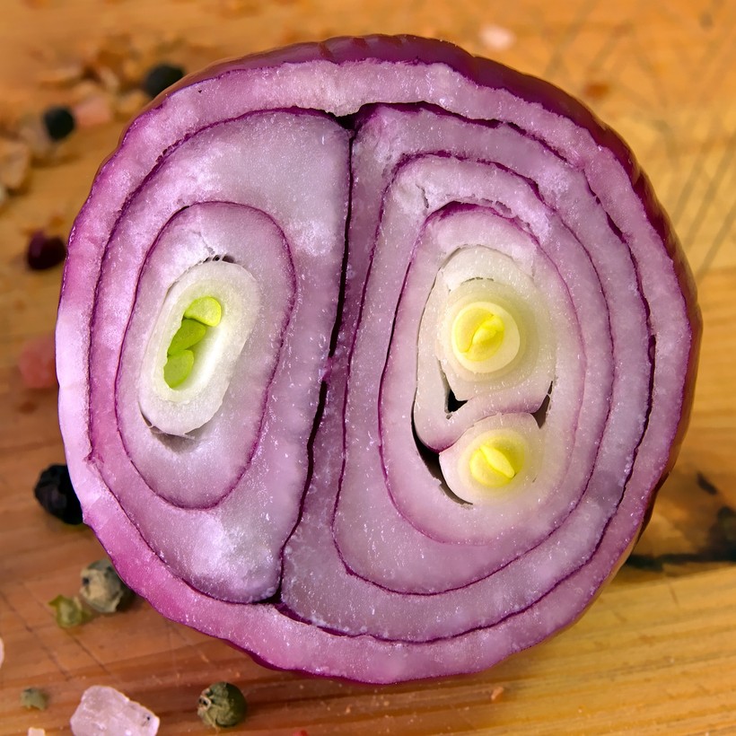 red-onion-5988726-1280.jpg