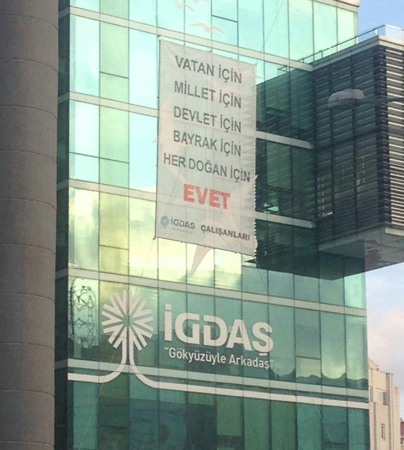 İGDAŞ 'Evet', aboneler 'Hayır' pankartı astı - Resim : 2