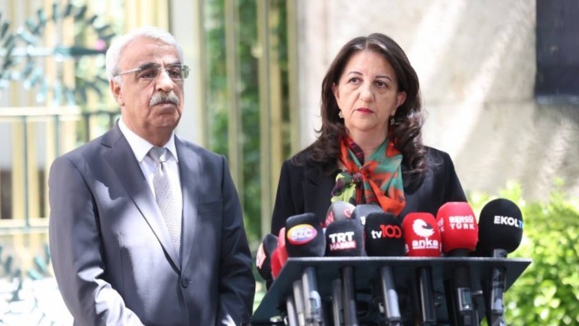 İmralı heyetinden Öcalan ile görüşme sonrası açıklama: 'Öcalan sürecin yeni bir aşamaya geçtiğini vurguladı'