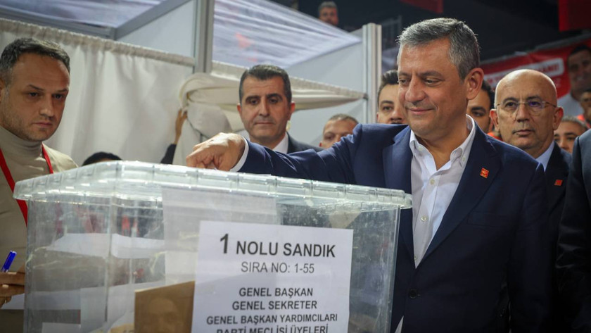 Özel’in anahtar listesi kurultayda firesiz onay aldı