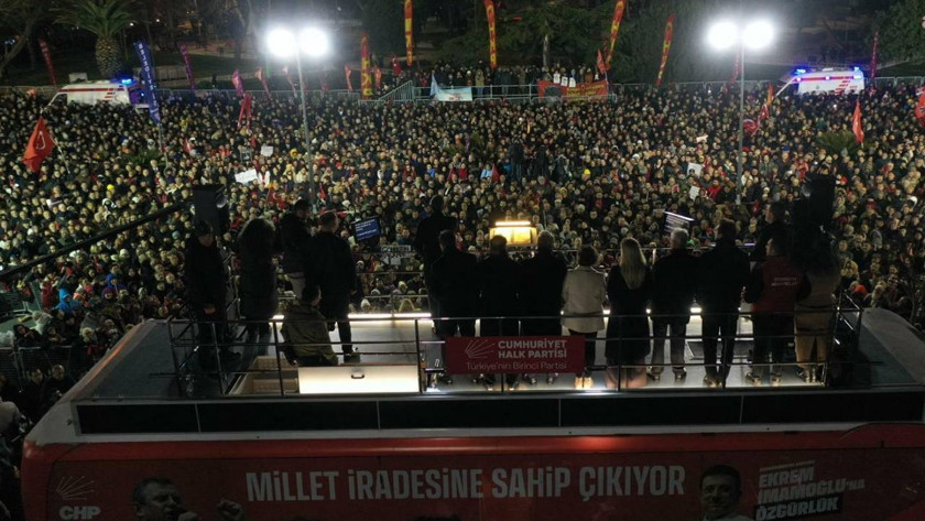 İBB operasyonun birinci yılı... Özgür Özel, Erdoğan'a Saraçhane'den seslendi: 'Tarihe darbeci olarak geçeceksin'