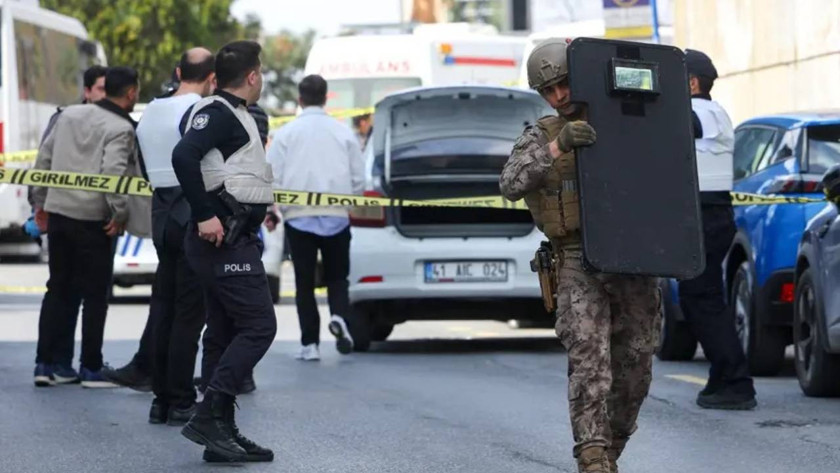 İsrail Konsolosluğu önünde çatışma: 1 zanlı öldürüldü, 2'si yaralı