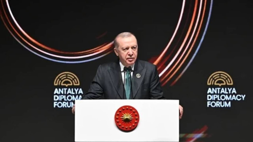 Erdoğan: Dünya istikamet buhranı yaşıyor, tehlikeli bir eşikteyiz