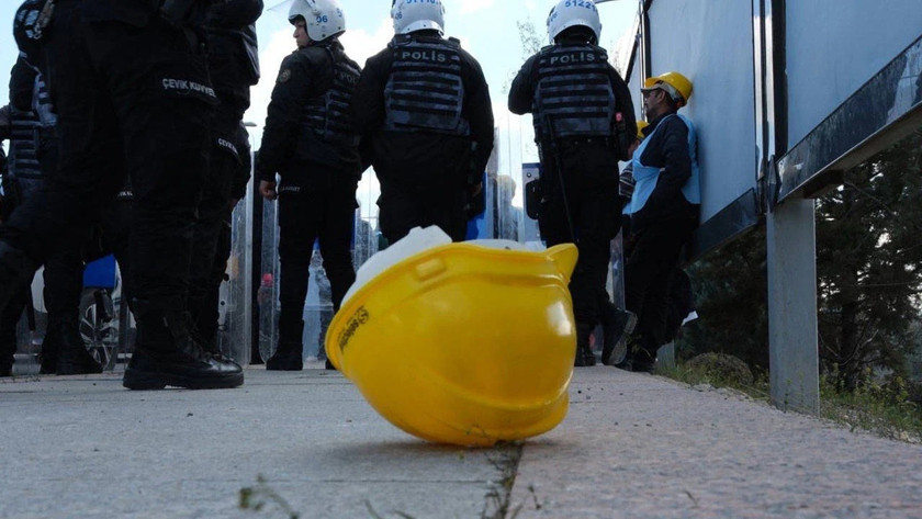 Bakanlık önünde açlık grevinde olan 110 madenci gözaltına alındı