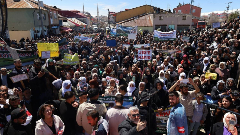 Karlova'da doğa talanına karşı miting