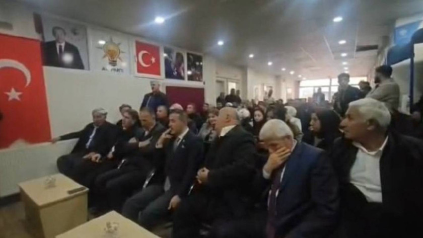 AKP’de İŞKUR krizi toplantıya yansıdı: Hakkari'de işe alım listeleriyle oy istemişler