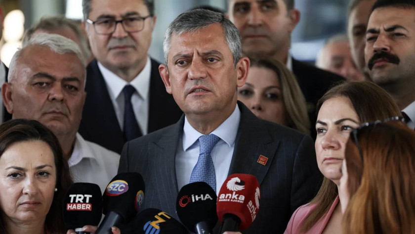 Özel'den disipline sevk edilen il başkanlıkları için demokrasi nöbeti çağrısı