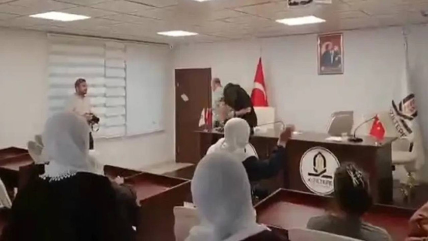 Kızıltepe Belediye Başkanına yumurtalı protesto