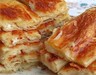 4 adımda lezzetli börek yapmak için şef sırları! Pişen börek tel tel dökülüyor