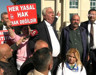 AKP'ye geçen Beykoz Belediye Başkan Vekili Gürzel protesto edildi